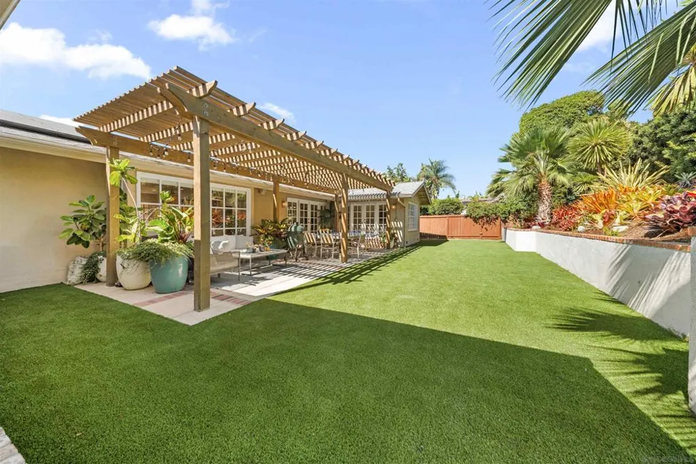 1121 Via Carolina La Jolla, CA 92037