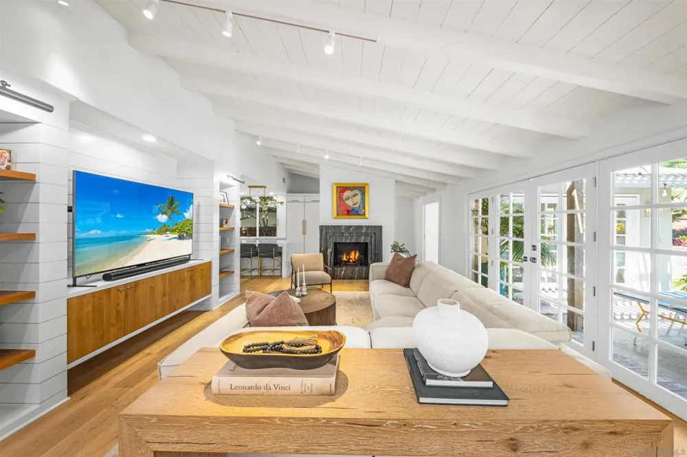 1121 Via Carolina La Jolla, CA 92037
