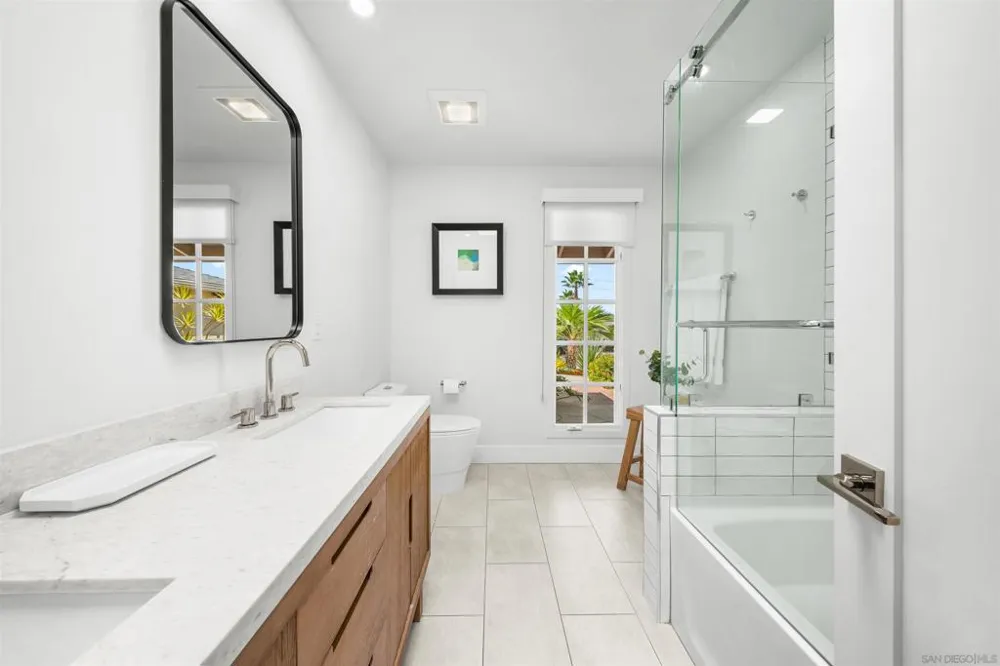 1121 Via Carolina La Jolla, CA 92037