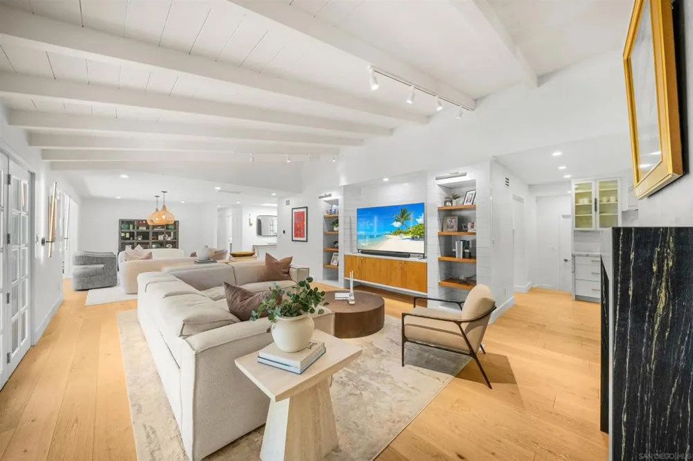 1121 Via Carolina La Jolla, CA 92037