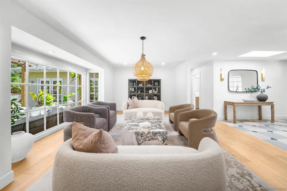 1121 Via Carolina La Jolla, CA 92037