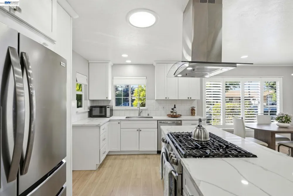 2394 Tahiti St Hayward, CA 94545