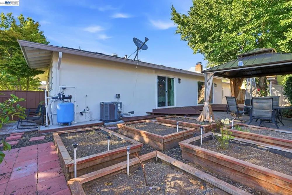 2394 Tahiti St Hayward, CA 94545