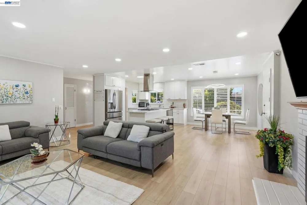 2394 Tahiti St Hayward, CA 94545