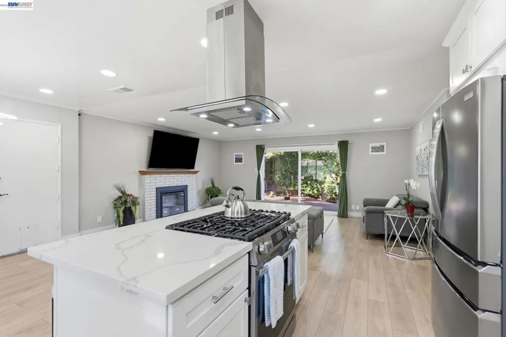 2394 Tahiti St Hayward, CA 94545