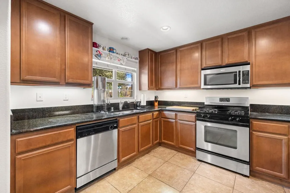 124 Paseo Bravo Palm Desert, CA 92211
