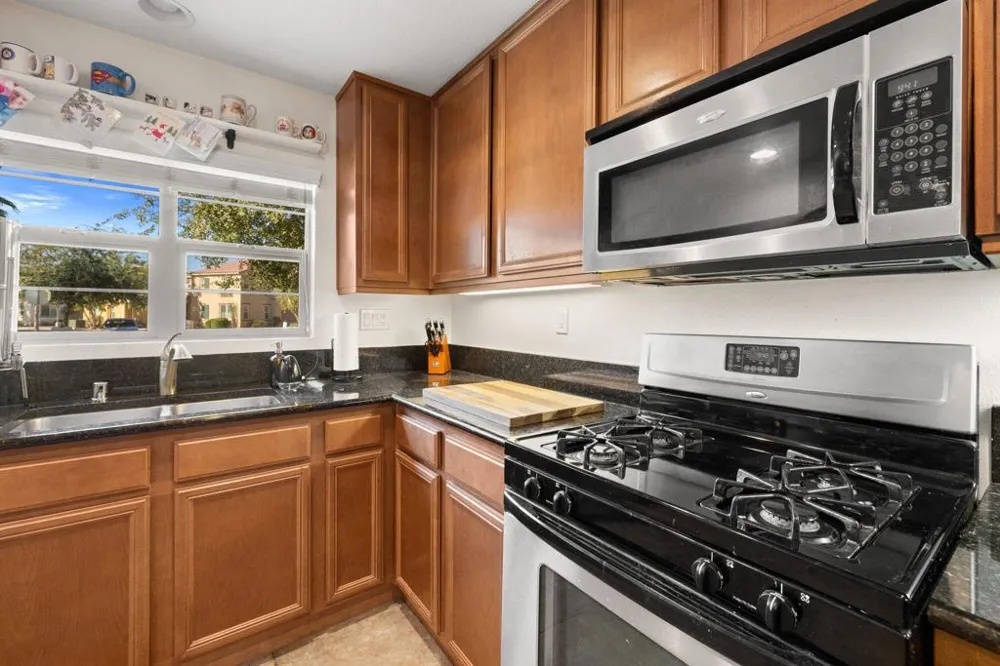 124 Paseo Bravo Palm Desert, CA 92211