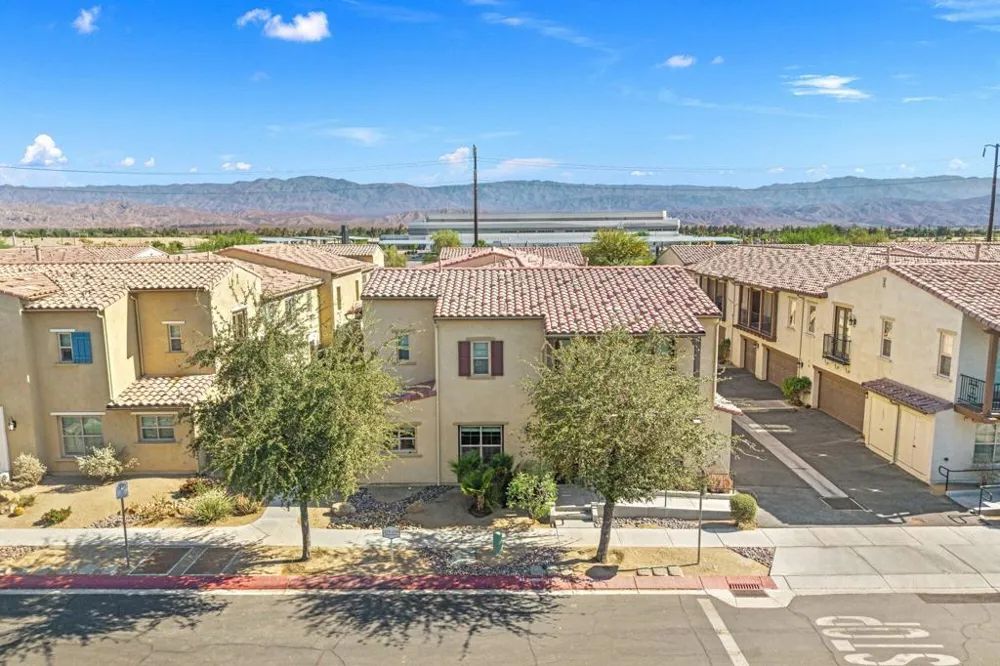 124 Paseo Bravo Palm Desert, CA 92211
