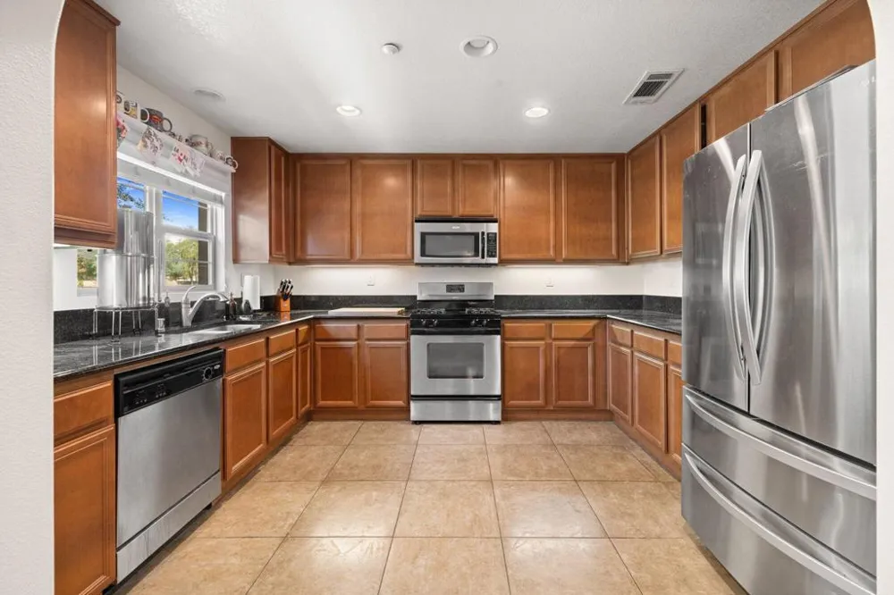 124 Paseo Bravo Palm Desert, CA 92211