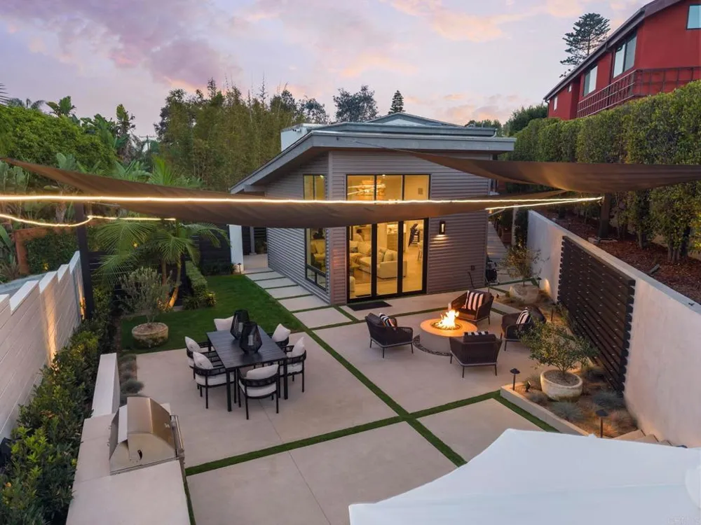 141 W Leucadia Blvd Encinitas, CA 92024