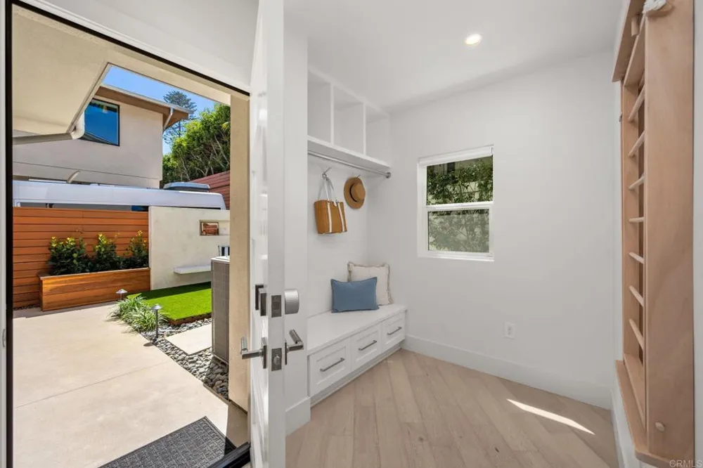 141 W Leucadia Blvd Encinitas, CA 92024