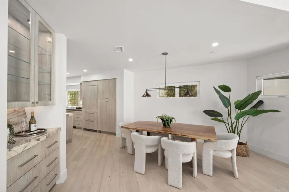 141 W Leucadia Blvd Encinitas, CA 92024