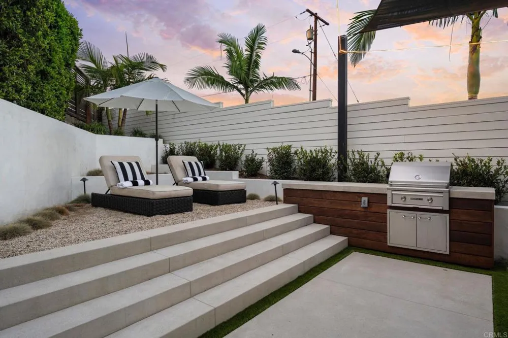 141 W Leucadia Blvd Encinitas, CA 92024