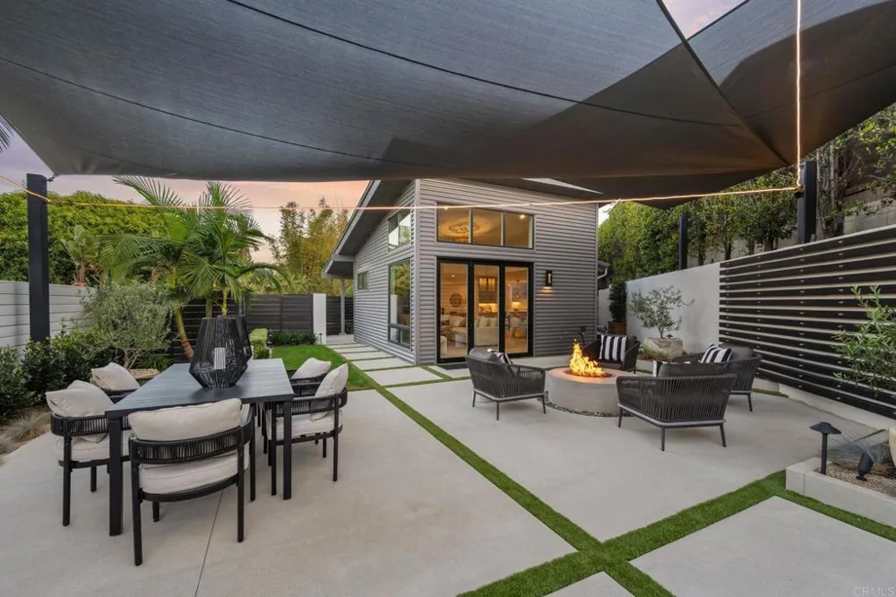 141 W Leucadia Blvd Encinitas, CA 92024