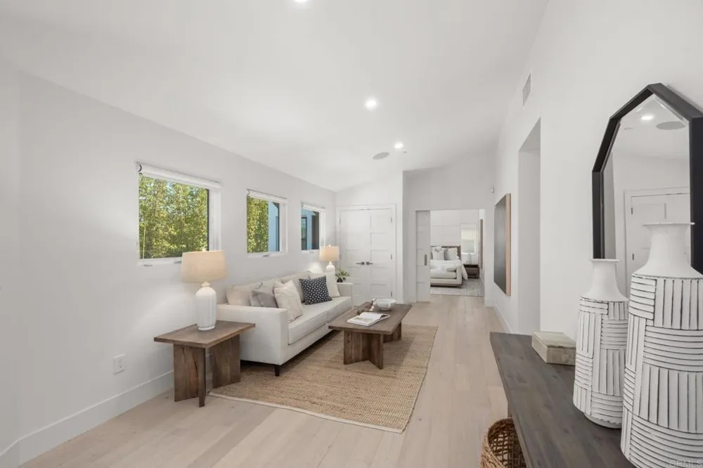141 W Leucadia Blvd Encinitas, CA 92024