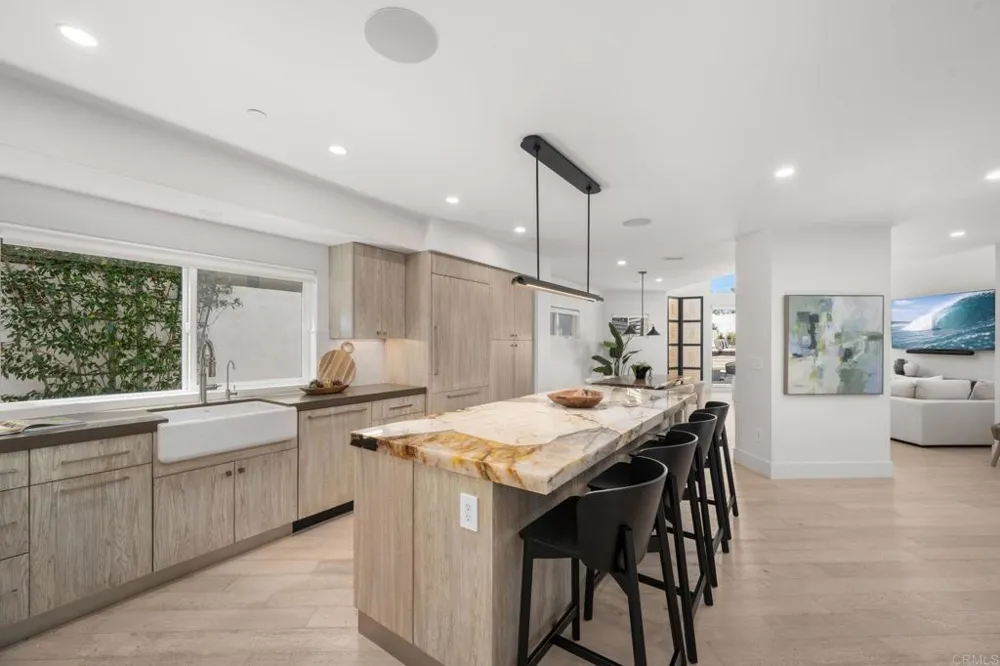 141 W Leucadia Blvd Encinitas, CA 92024
