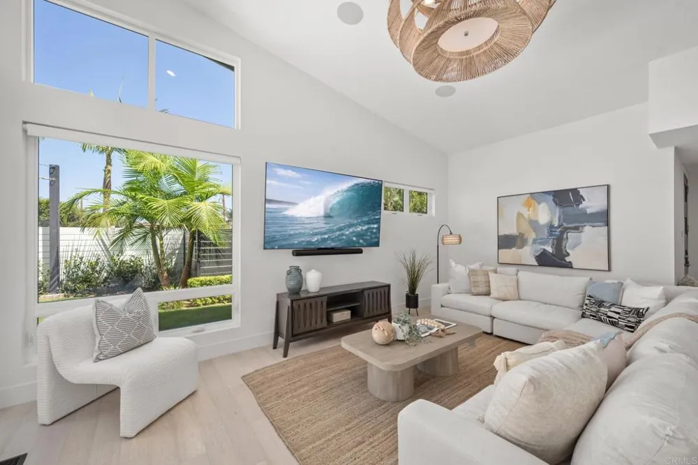 141 W Leucadia Blvd Encinitas, CA 92024