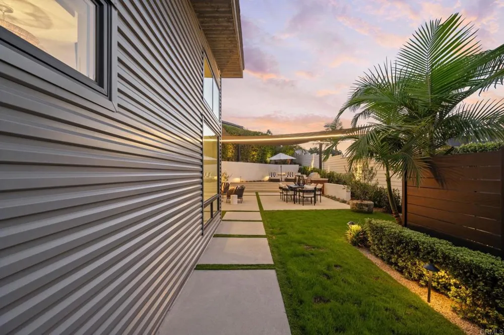 141 W Leucadia Blvd Encinitas, CA 92024
