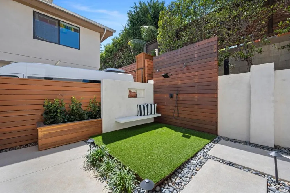 141 W Leucadia Blvd Encinitas, CA 92024