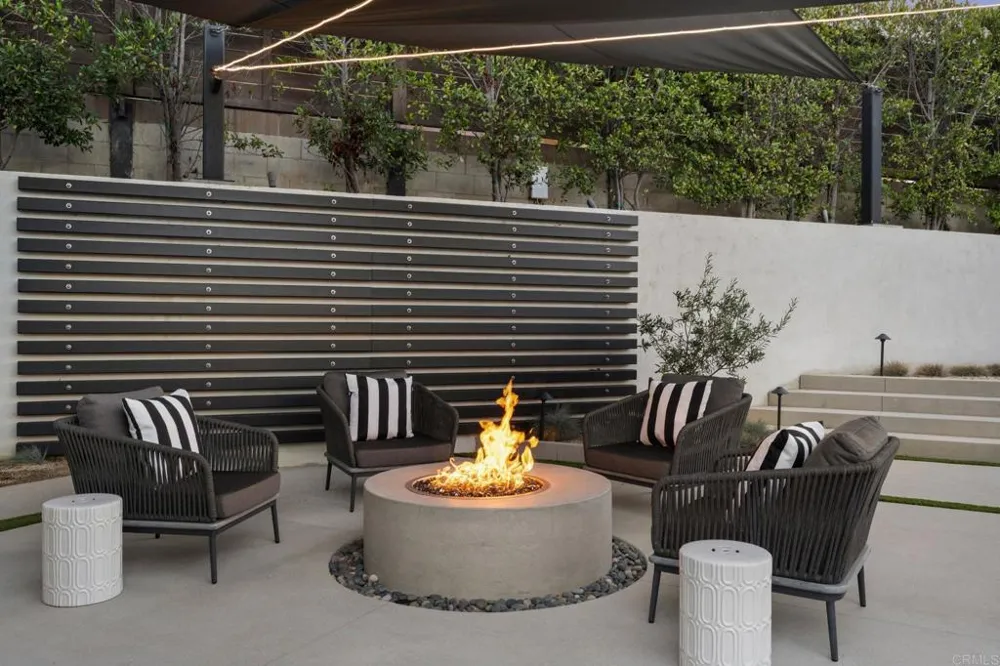 141 W Leucadia Blvd Encinitas, CA 92024