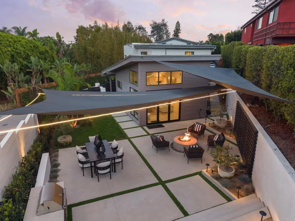 141 W Leucadia Blvd Encinitas, CA 92024