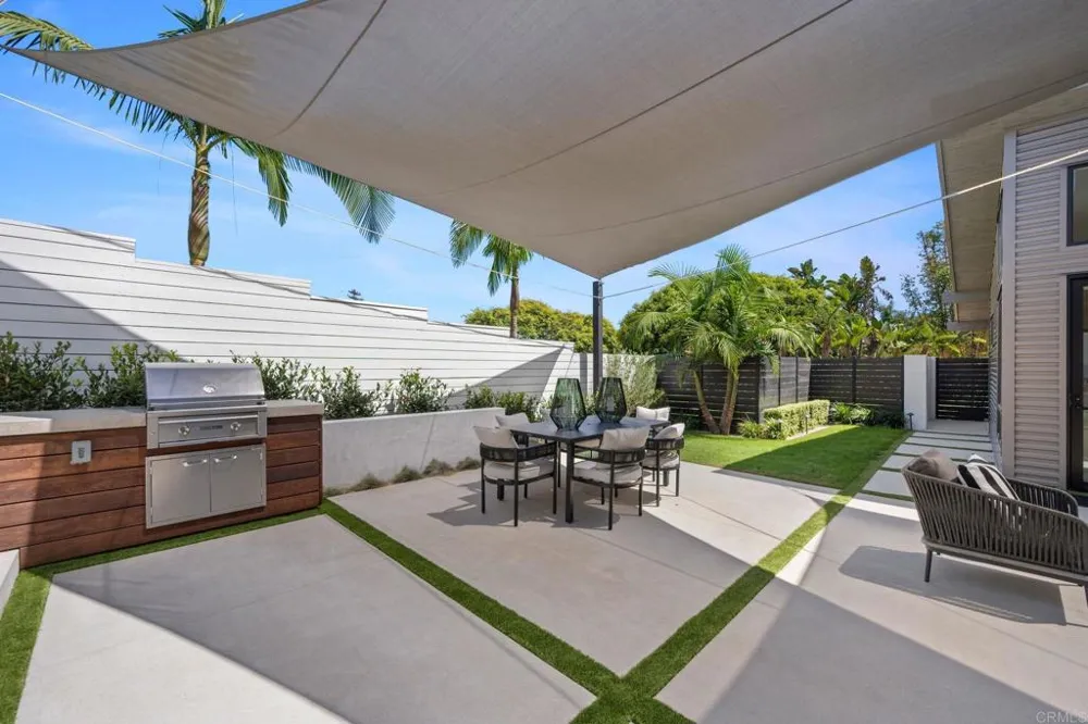 141 W Leucadia Blvd Encinitas, CA 92024