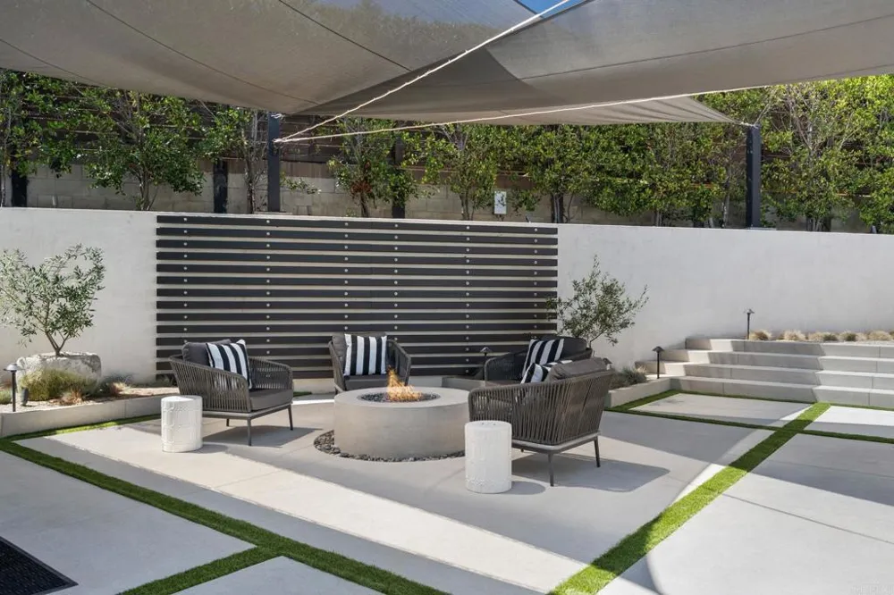 141 W Leucadia Blvd Encinitas, CA 92024