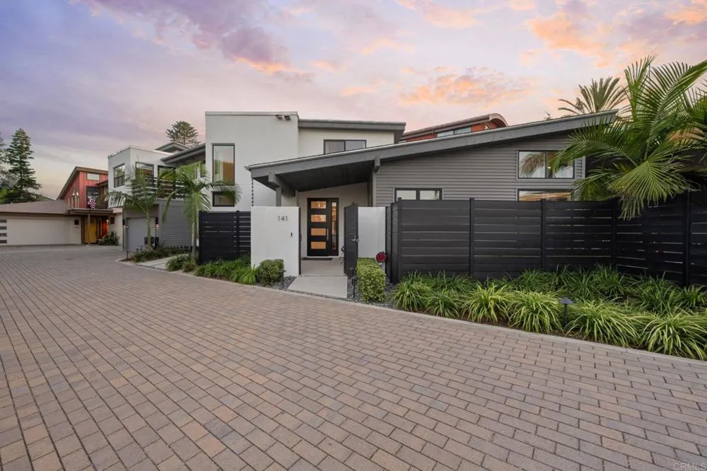 141 W Leucadia Blvd Encinitas, CA 92024