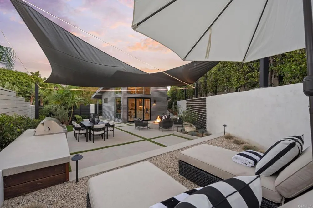 141 W Leucadia Blvd Encinitas, CA 92024