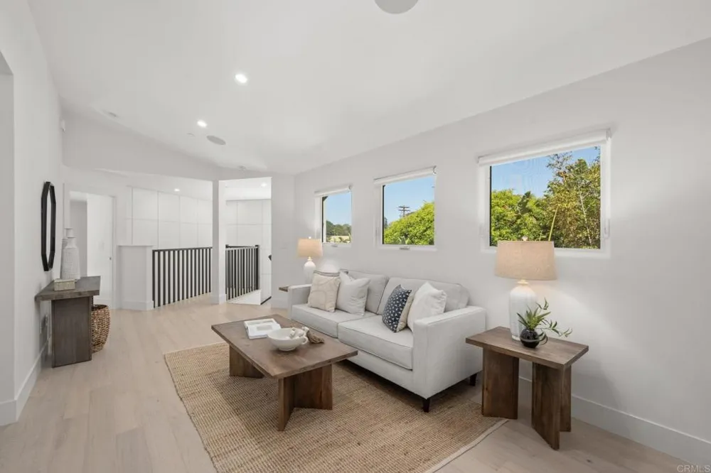 141 W Leucadia Blvd Encinitas, CA 92024