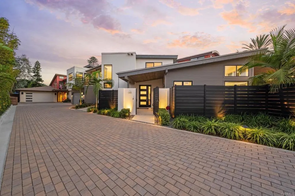 141 W Leucadia Blvd Encinitas, CA 92024