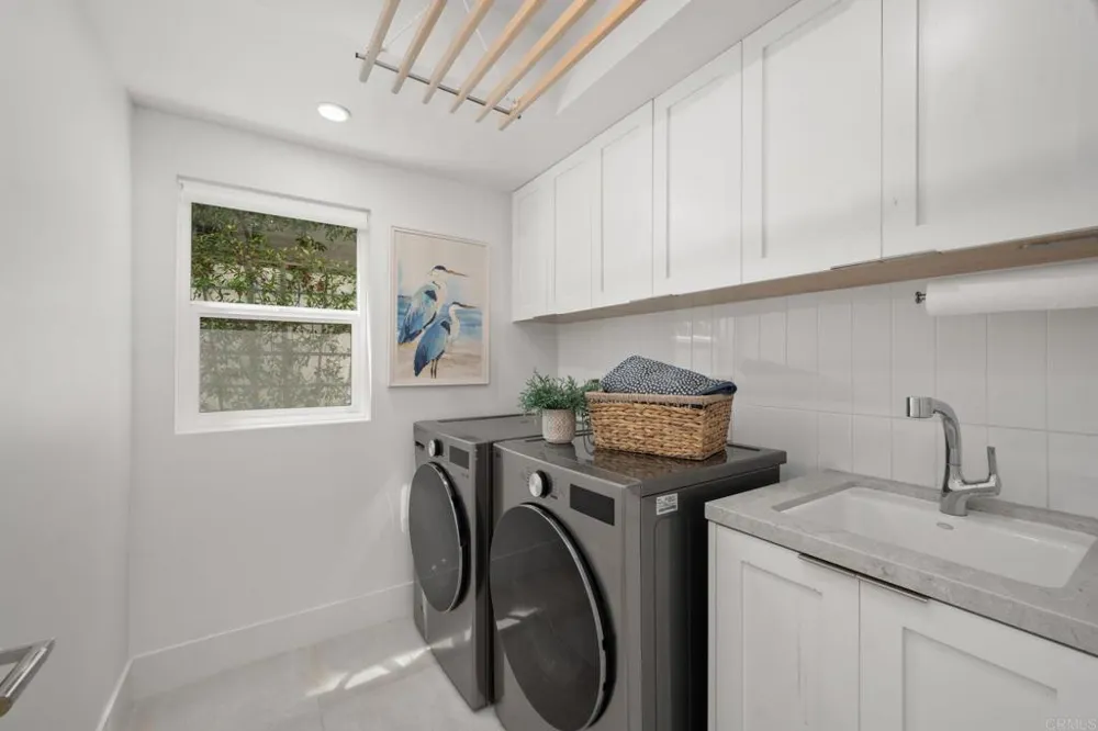 141 W Leucadia Blvd Encinitas, CA 92024