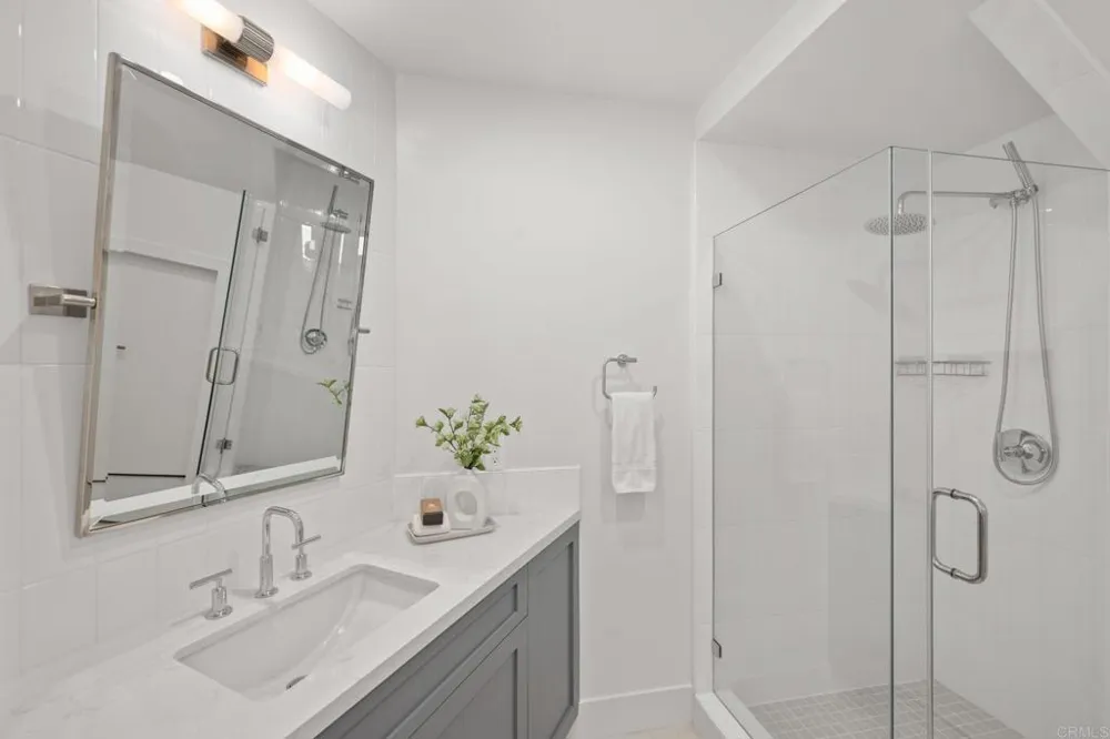 141 W Leucadia Blvd Encinitas, CA 92024