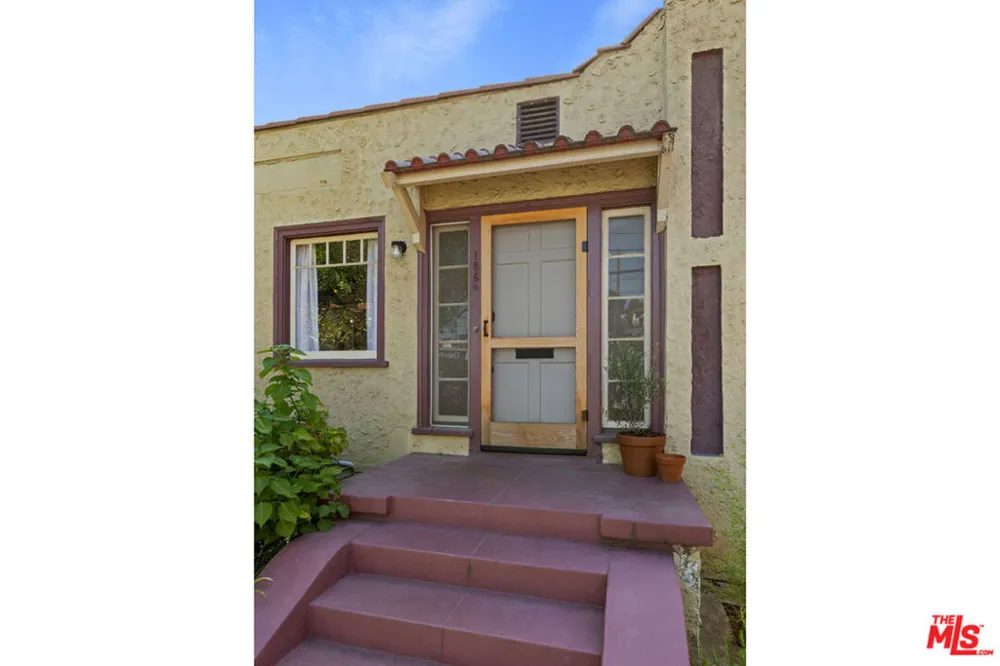 1560 Morton Avenue Los Angeles, CA 90026