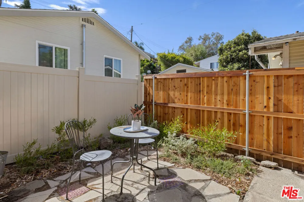 1560 Morton Avenue Los Angeles, CA 90026