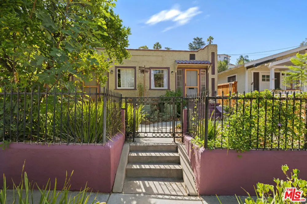 1560 Morton Avenue Los Angeles, CA 90026