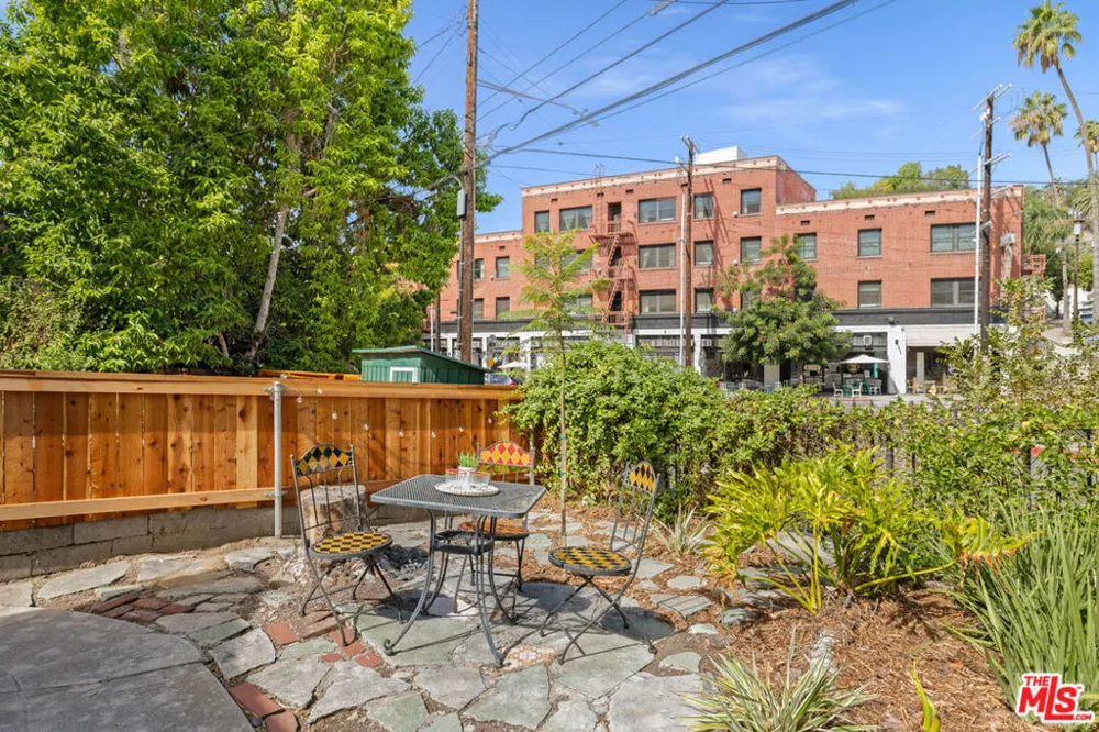 1560 Morton Avenue Los Angeles, CA 90026