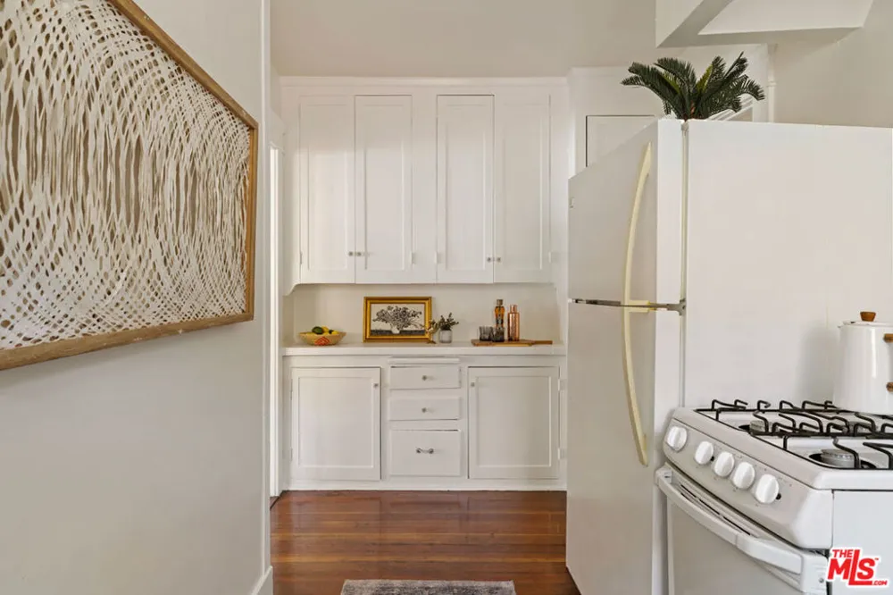 1560 Morton Avenue Los Angeles, CA 90026