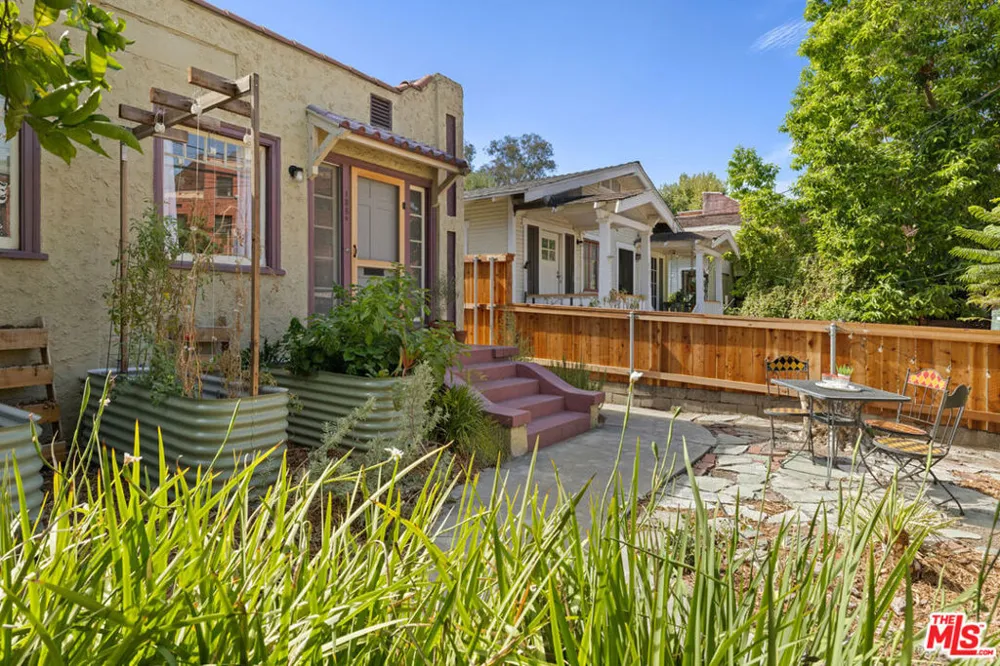 1560 Morton Avenue Los Angeles, CA 90026