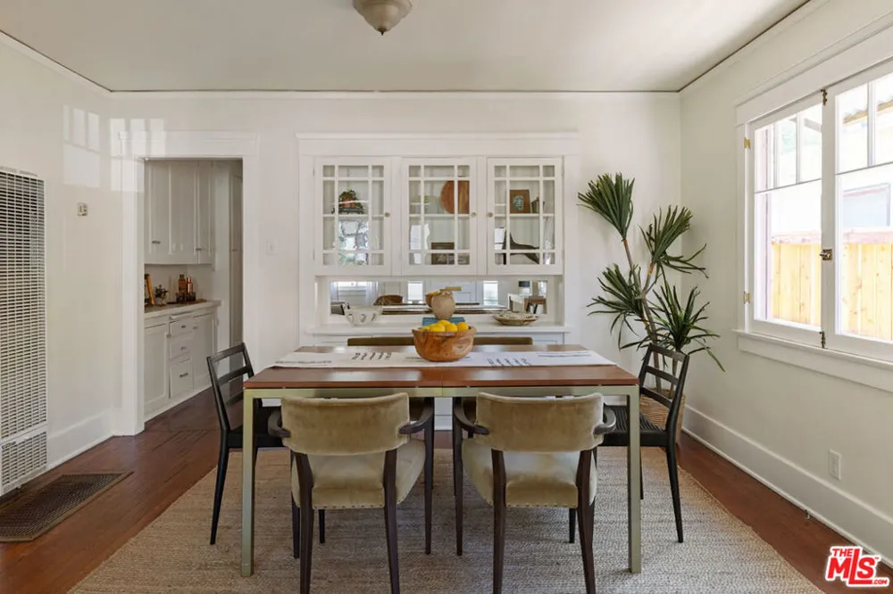 1560 Morton Avenue Los Angeles, CA 90026