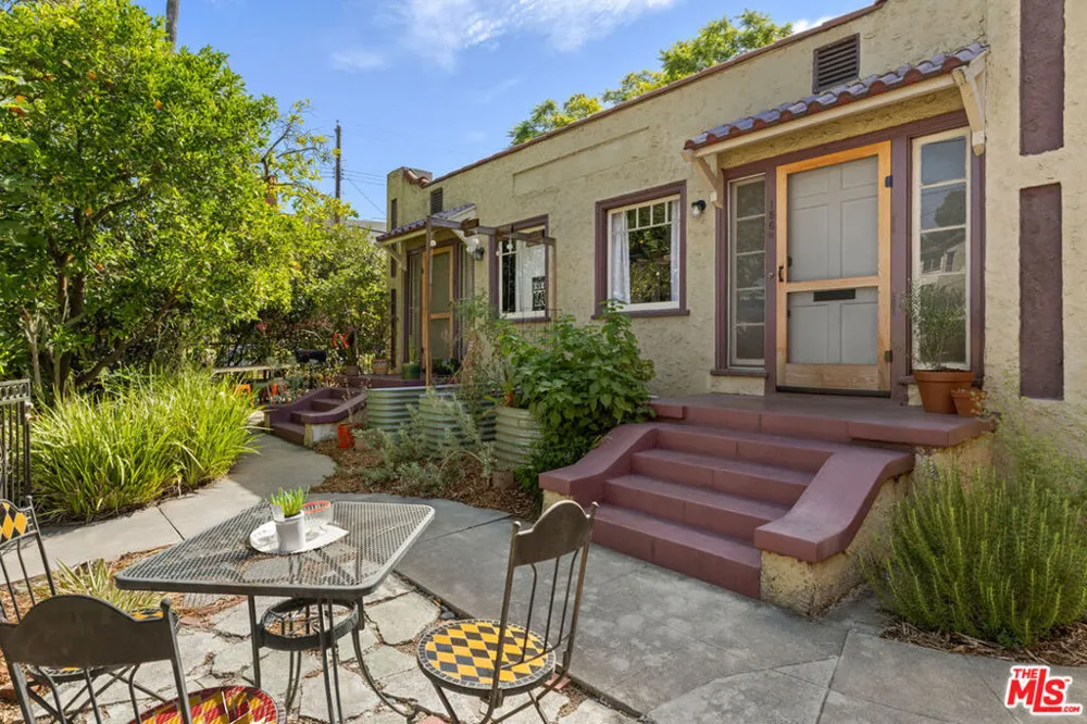 1560 Morton Avenue Los Angeles, CA 90026