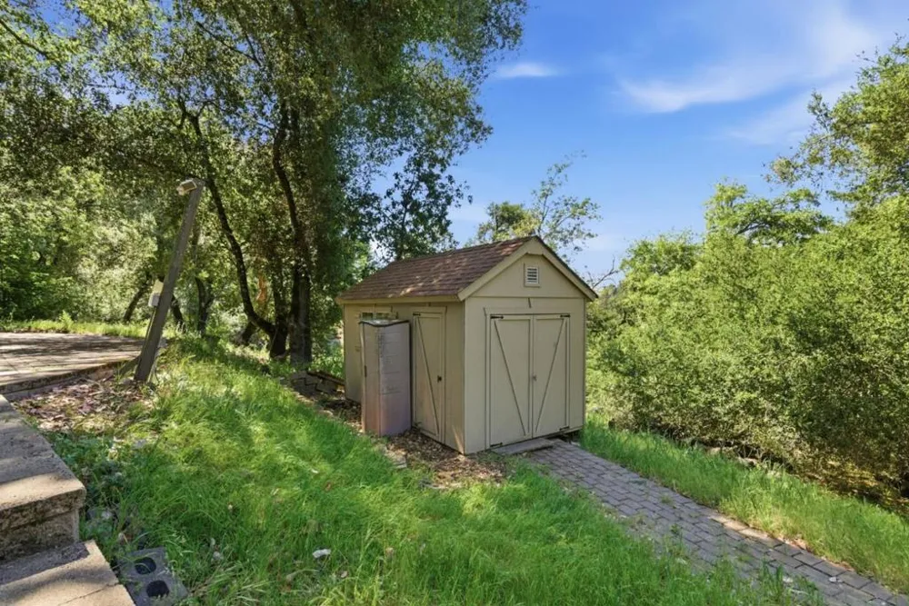 17515 Upper East Zayante Road Los Gatos, CA 95033