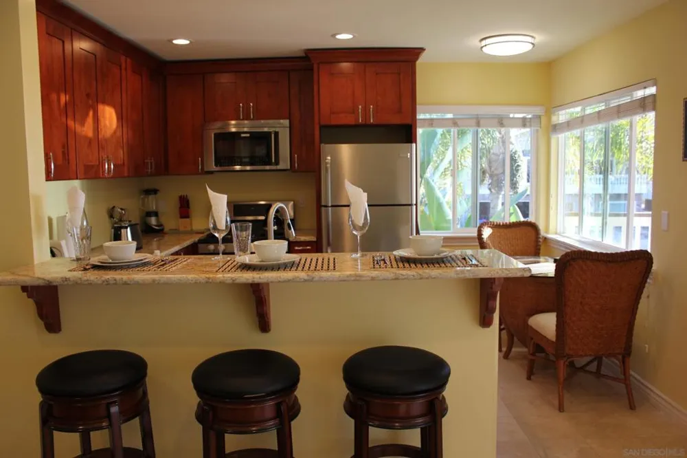 150 Walnut Carlsbad, CA 92008