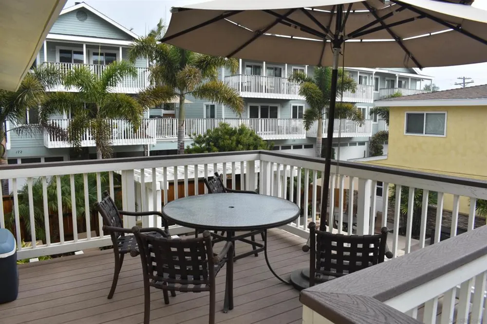 150 Walnut Carlsbad, CA 92008