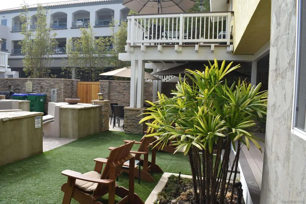 150 Walnut Carlsbad, CA 92008