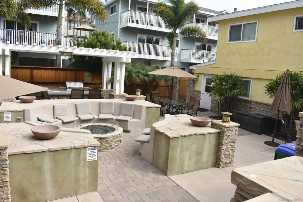 150 Walnut Carlsbad, CA 92008