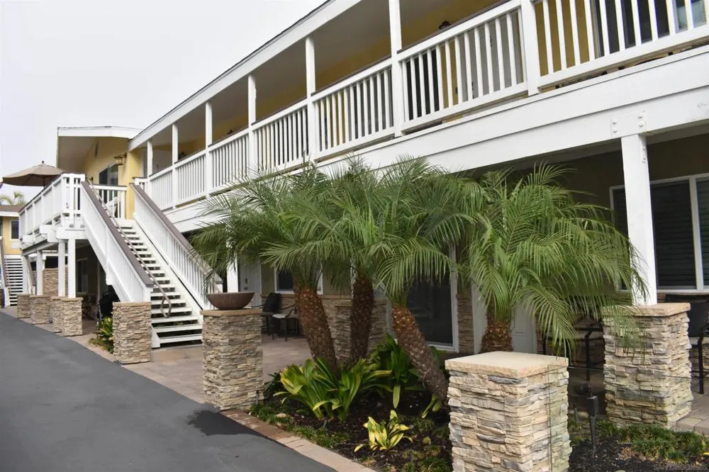 150 Walnut Carlsbad, CA 92008