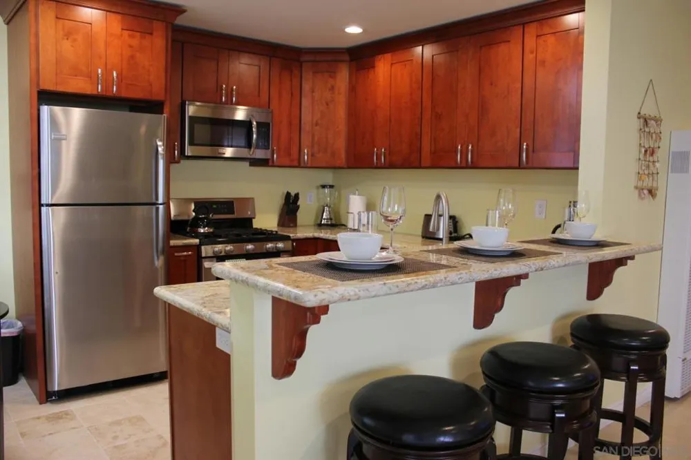 150 Walnut Carlsbad, CA 92008