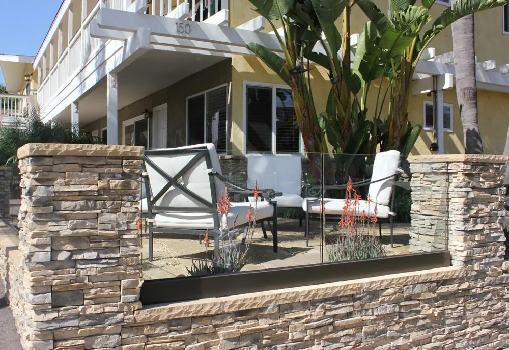 150 Walnut Carlsbad, CA 92008