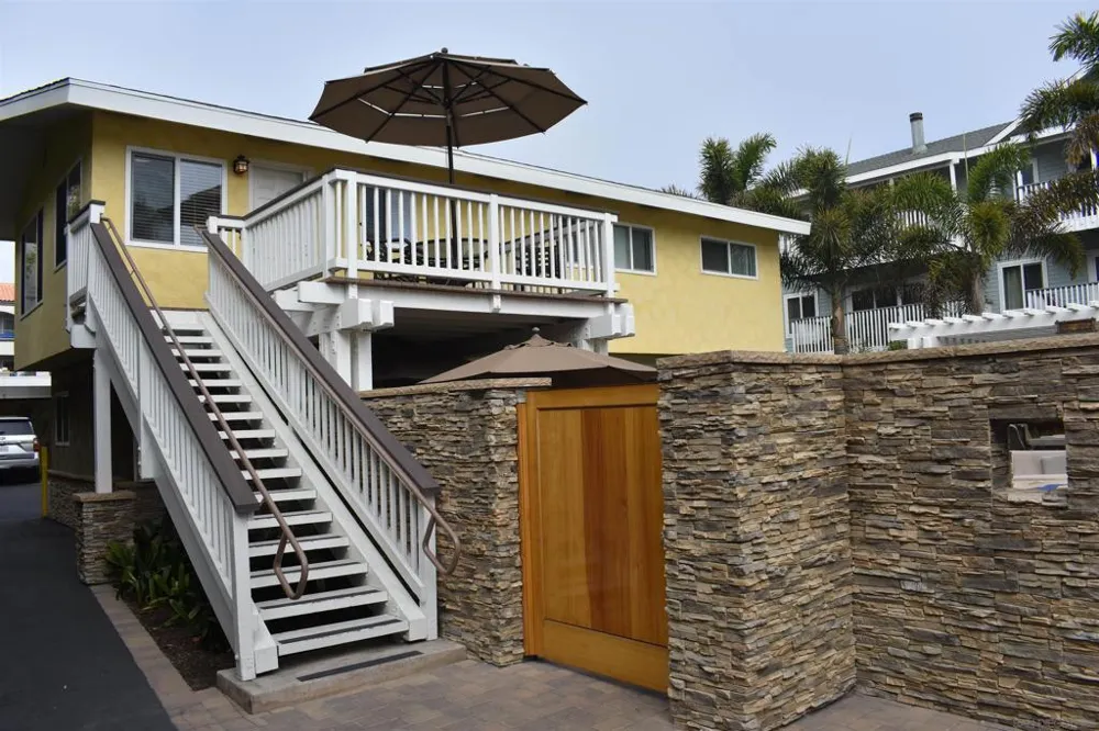 150 Walnut Carlsbad, CA 92008